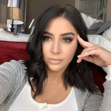 Nadine93 from Florida,United States
